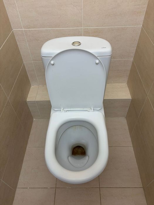 Продаетая унитаз