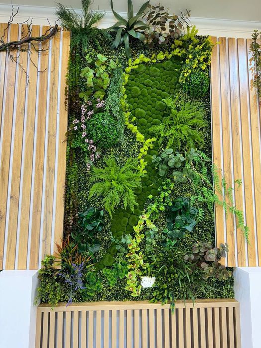 Suniy gazon va zabor