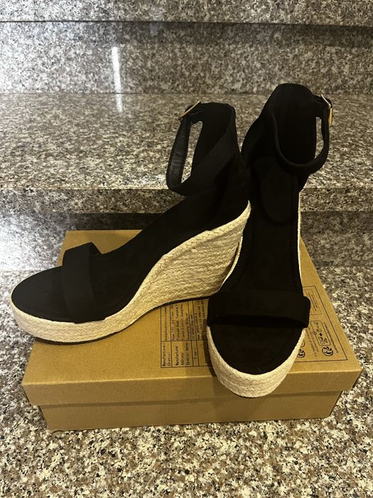 Сандали на платформа