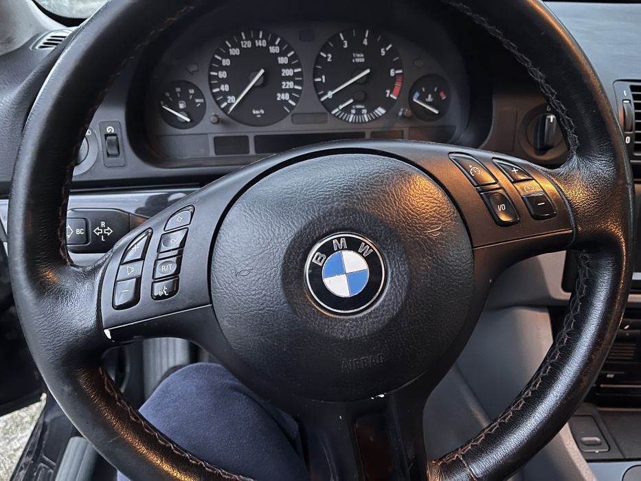 Продавам BMW 528. E39