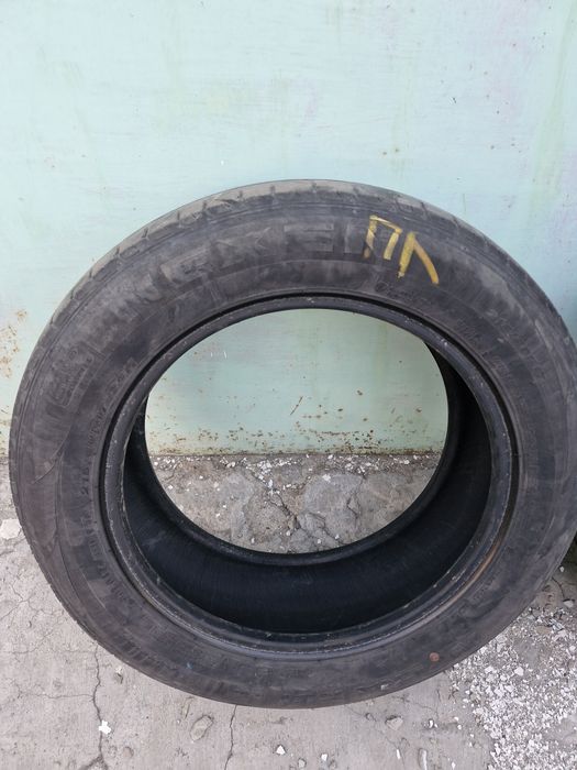 Продам 2 шины  корея летние.