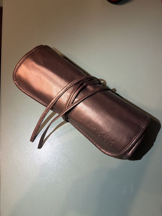 Органайзер для кистей визажиста