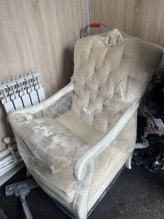 диван и два кресла