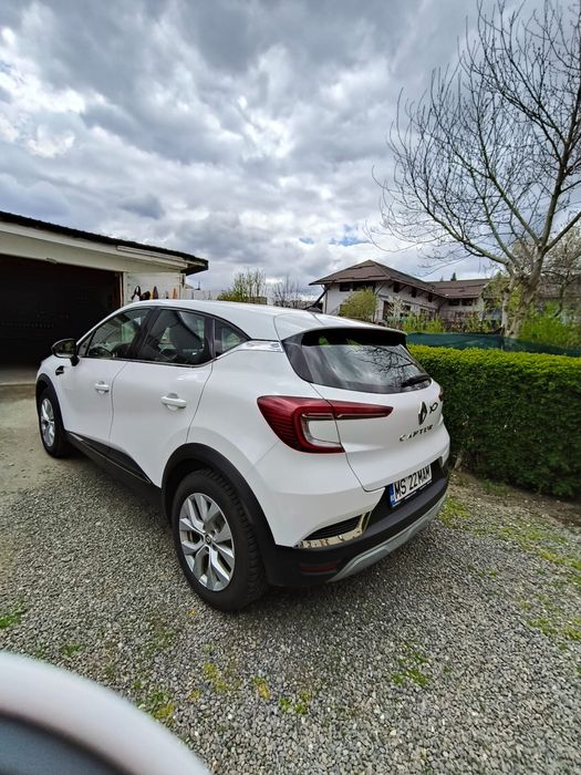 Renault Captur 1.3 TCe 140 CP | 2022 | 51.000 km | Full LED | 2 seturi roți | Impecabil