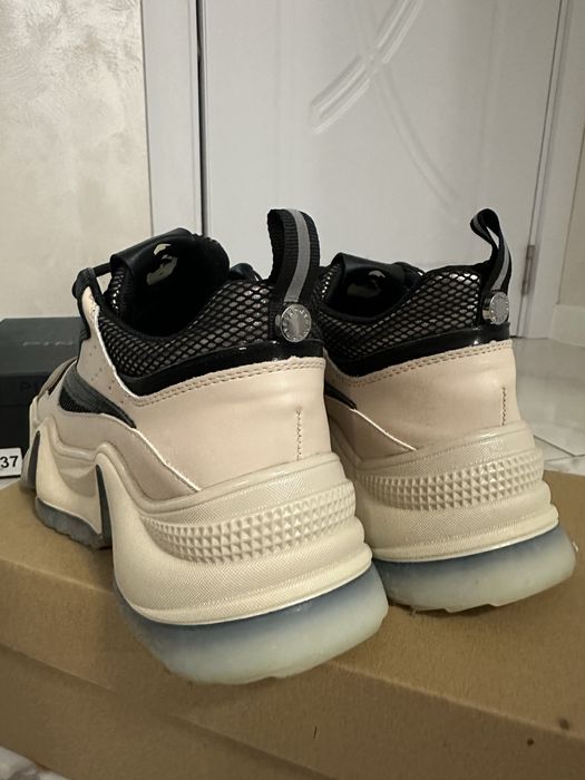 Сникърси Pinko/Steve Madden