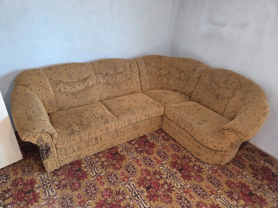 Vând colțar extensibil și fotoliu