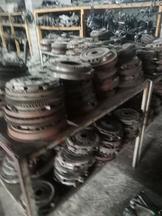 Мерседес 124 Мерседес 210 .