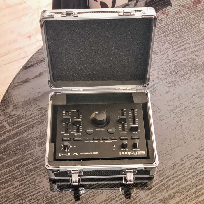 Roland VT-4  TRansformator voce