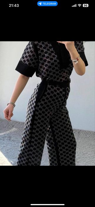 Compleu dama gucci pe culoarea negru elegant