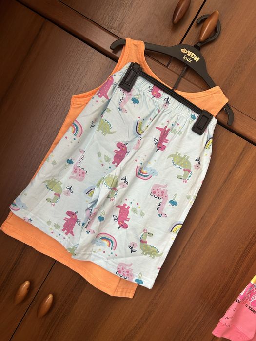 Продам детские вещи