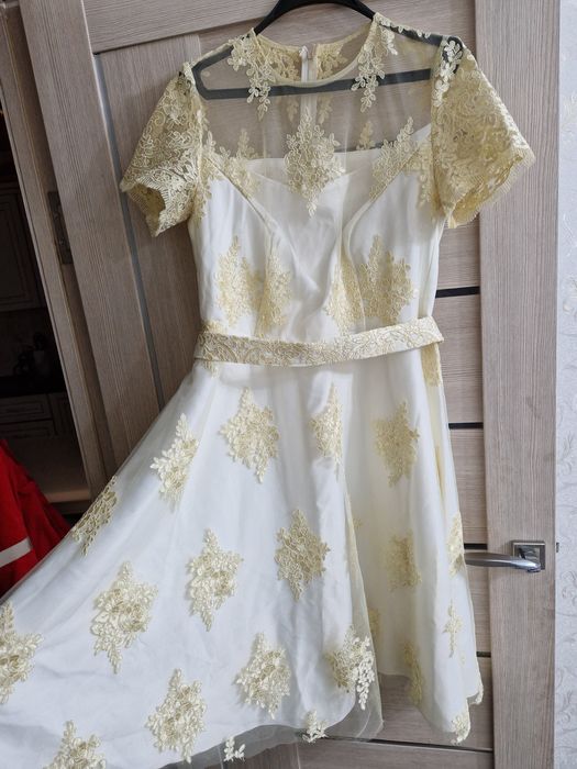 Продаётся вечерний платье