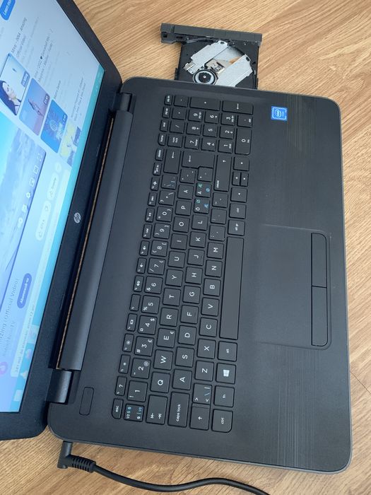 Laptop Hp slim display 15,6 led,500gb memorie,4gb ram functional cu in