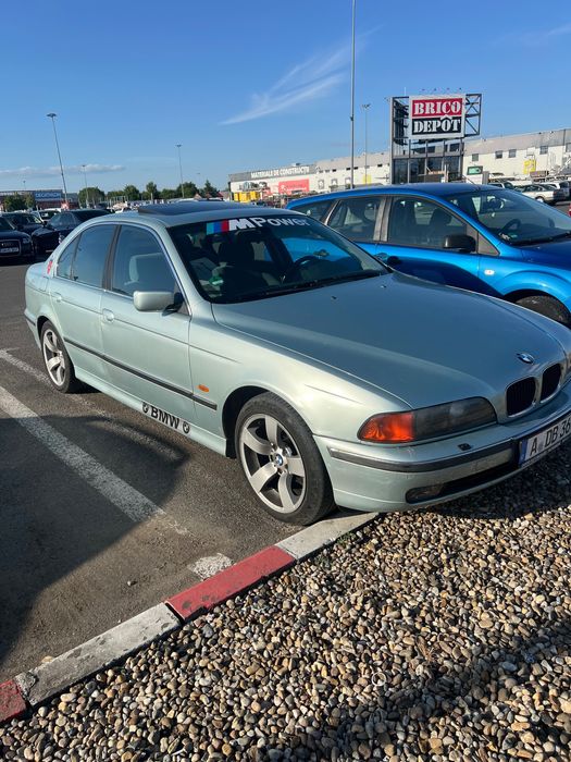 Vând BMW 523i e39