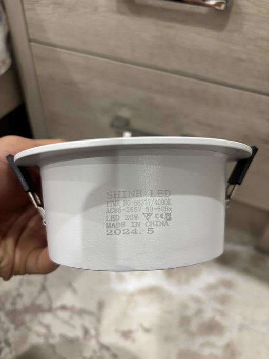 LED galogen lampochka (uy uchun) sotiladi