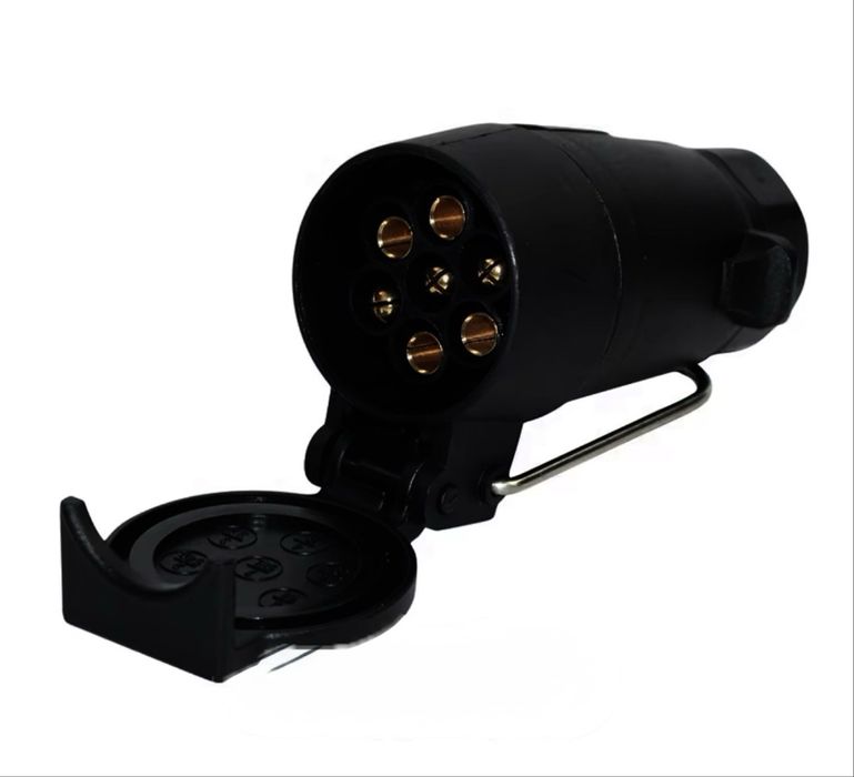 Преходник/адаптер от 7-пинов американски към 7-пинов европейски