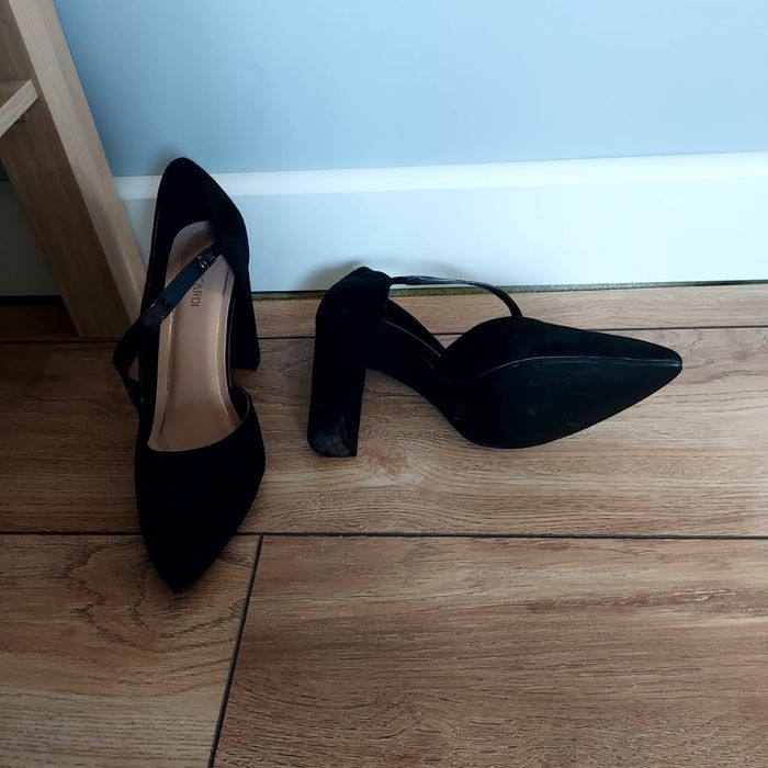 Продам туфли замшевые