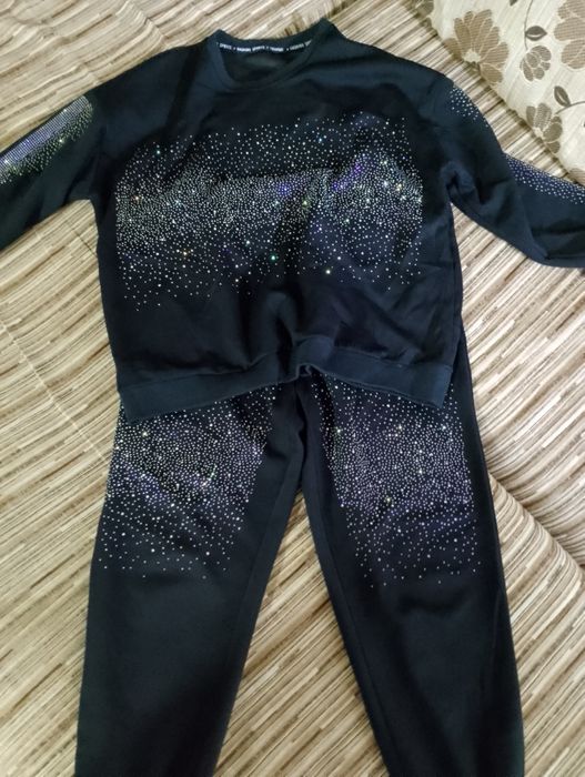 Продам женский костюм