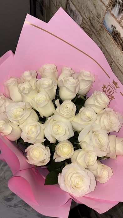 Продам букет цветов,свежий.Привезли  час назад.Отдам за 15 000 тг.