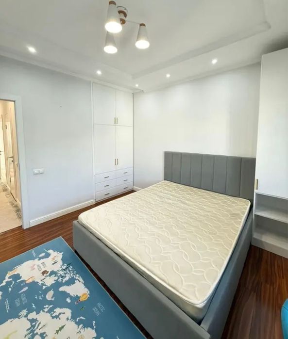 Срочна Продаеться кровать 160*200.