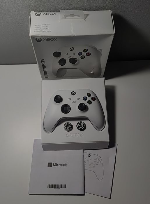 Оригинальный геймпад Xbox Wireless Controller (Robot White).