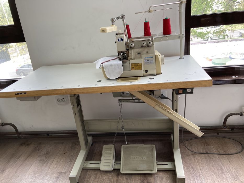 Промышленный оверлок