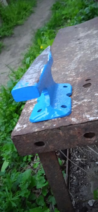 стара малка наковалня от осемдесетте години