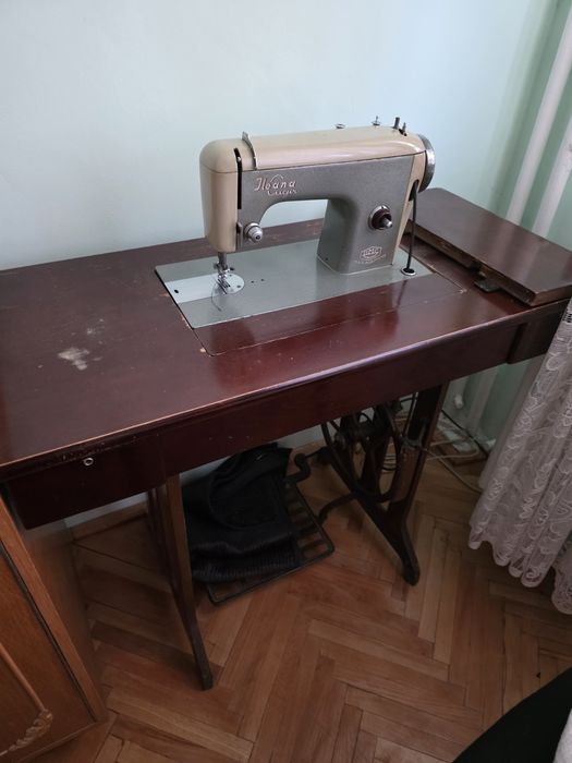 Mașină de cusut funcțională Ileana Cugir