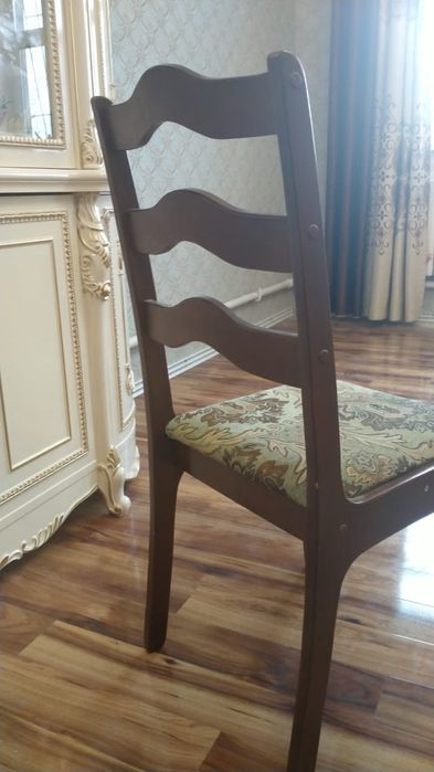 Стол стулья  срочно