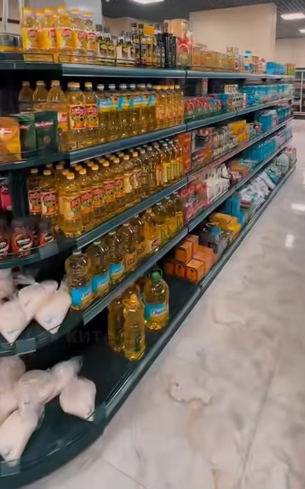 Стеллажлар сотилади