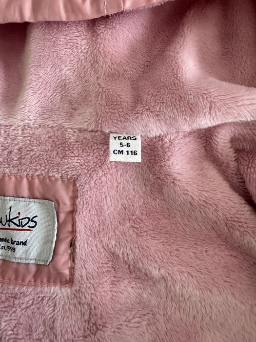 Куртка весення доя девочки 5-7 лет