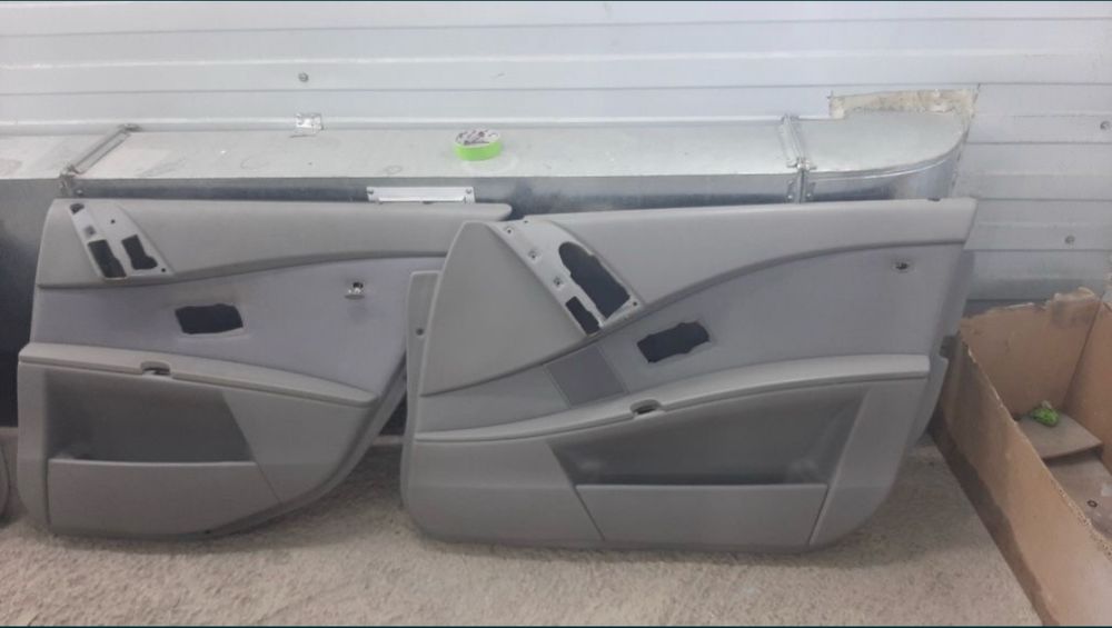 Продам обшивки дверей BMW E60