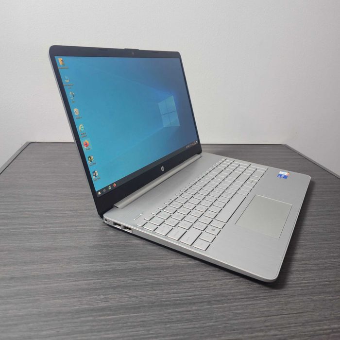 HP 15 (i5 12 avlod) SSD 256/8 GB