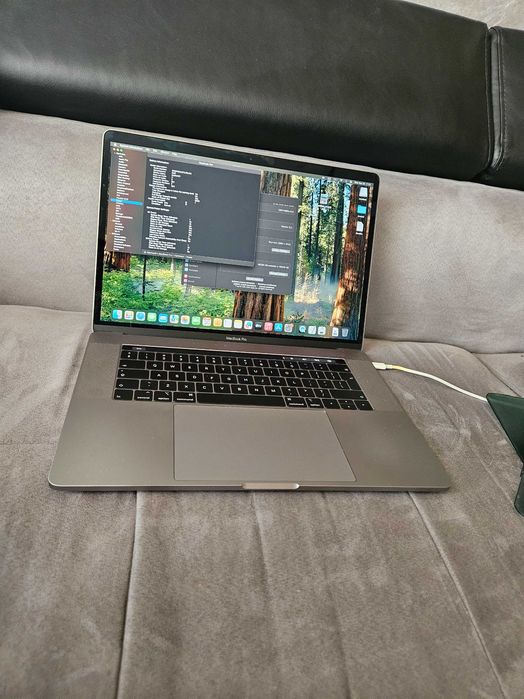 Macbook Pro 15" 2019 i9, 16gb 2400mhz DDR4 Dark Grey