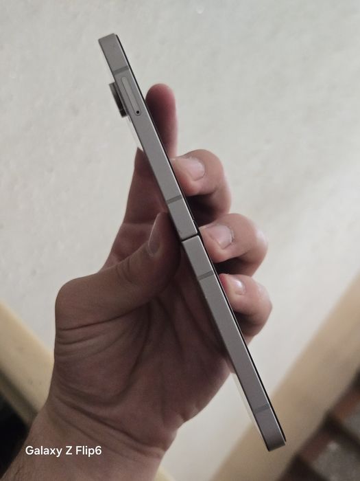 Samsung Galaxy Z Flip 6 400$