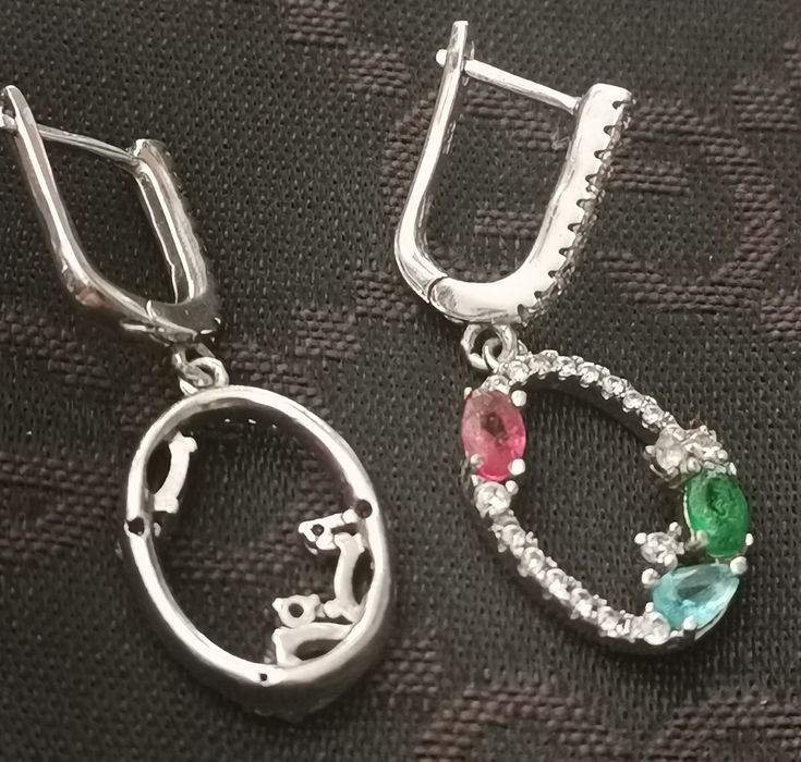 Сребърни обици с камъни