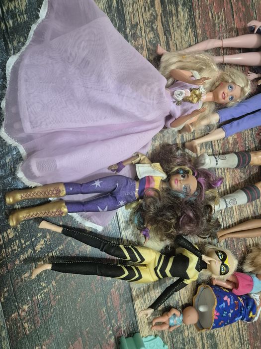 Lot papusi barbie mattel