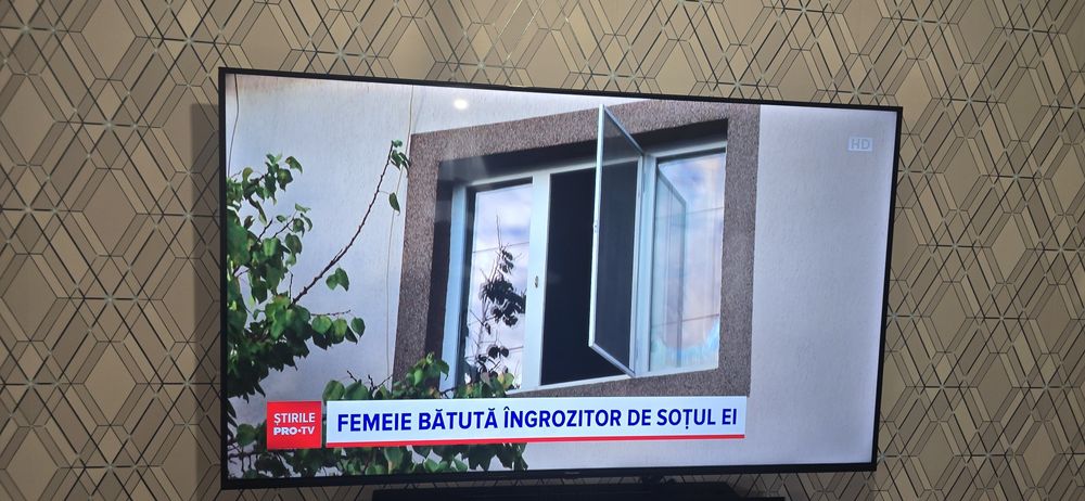 Televizor smart hisense 146 cm