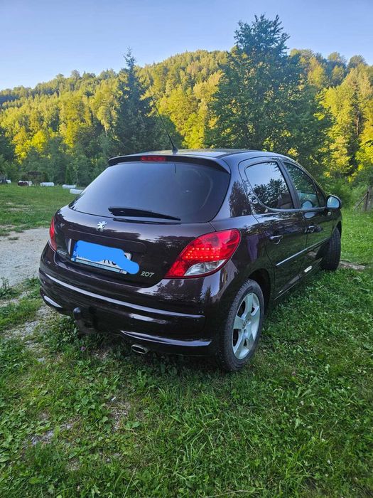 PEUGEOT 207 2011