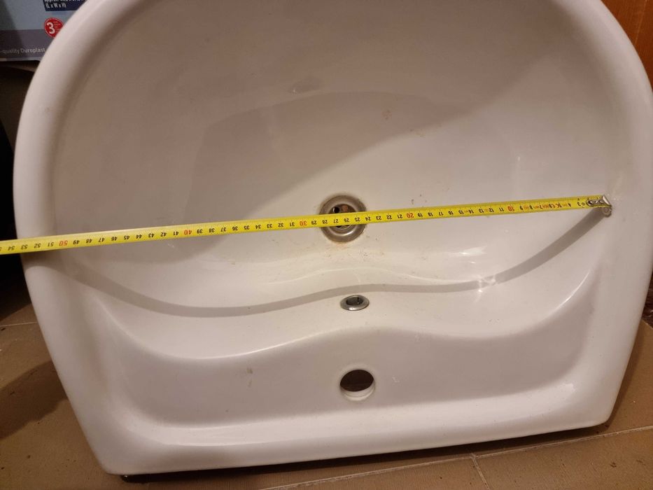 Смесител и мивка за баня