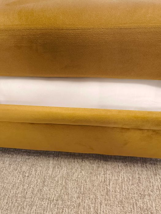 Разтегателен диван -жълт цвят