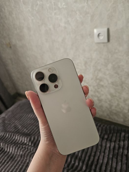 Срочно продаю iPhone 15 Pro256GB WhiteTitanium,идеал,100% аккумуляр