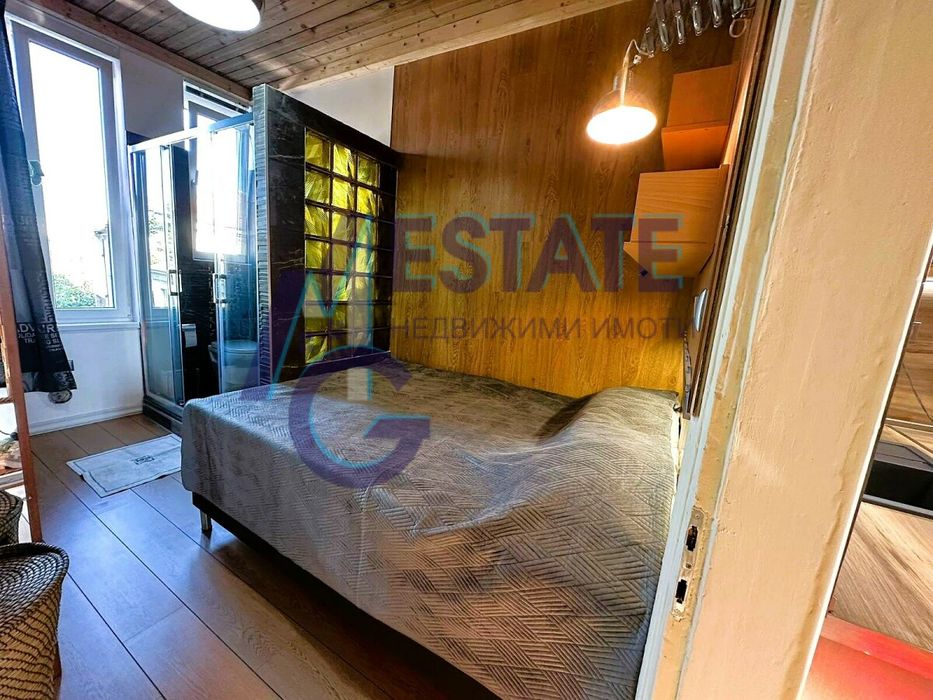 Дава се под наем Двустаен апартамент в Бургас, Център - 50 кв.м за 612 € - Снимка #11