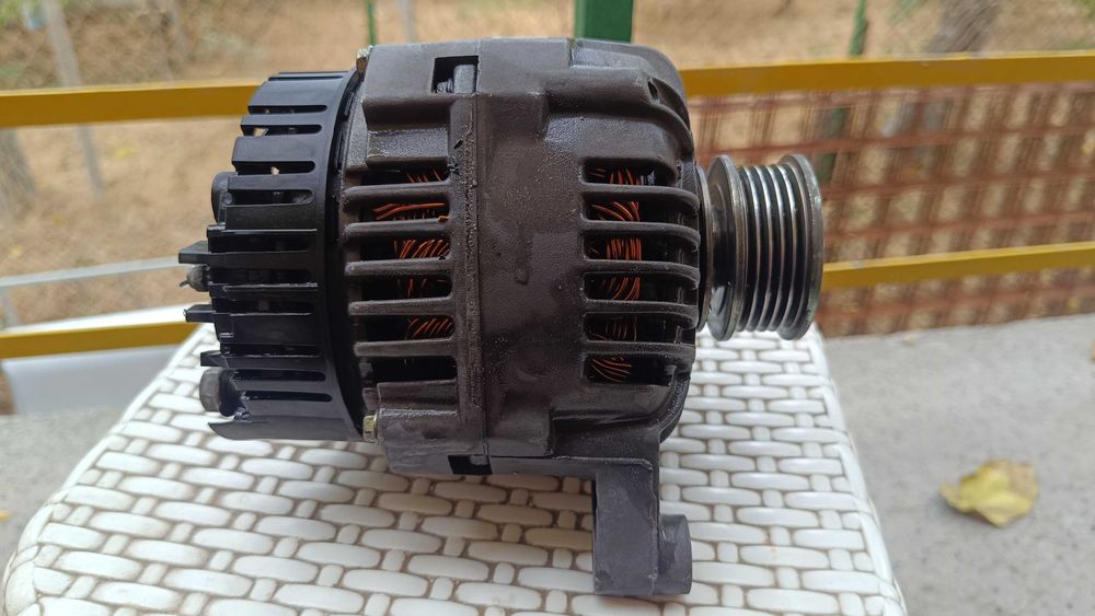 Алтернатор за VW 14V 90A.