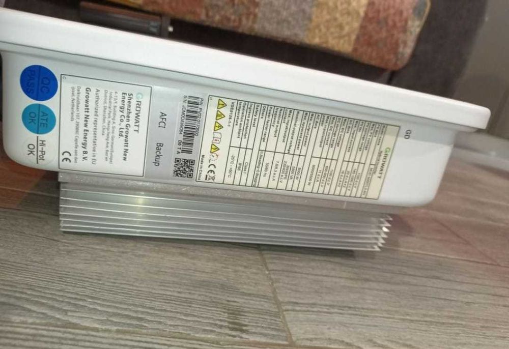 5kw Invertor Growatt Hibrid trifazat + modul x wi fi