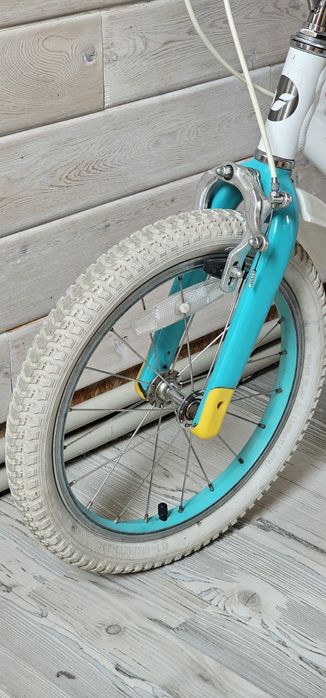 Продам детский велосипед Adore