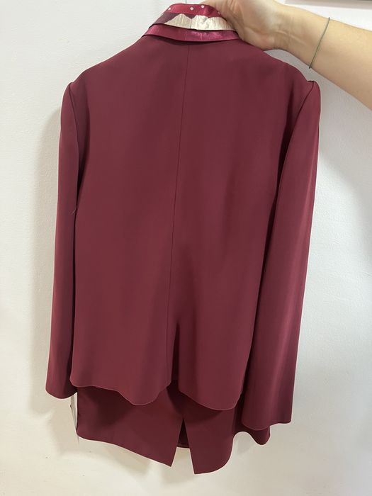 Costum pentru damă