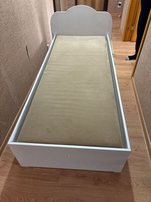 Кровать подросковая