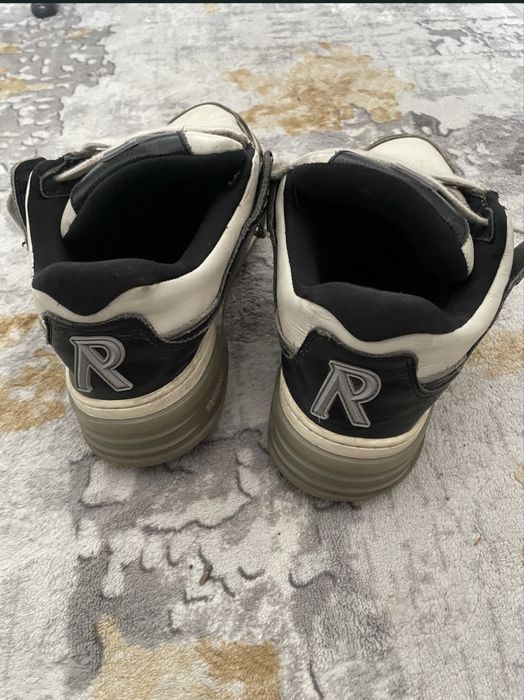 Adidasi REPREZENT  îi vand urget usor negociabil