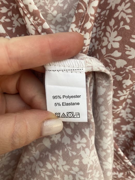 Rochie roz pudrat cu volănașe