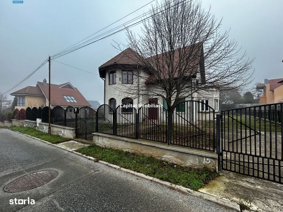 Vila eleganta de inchiriat, locatie excelenta